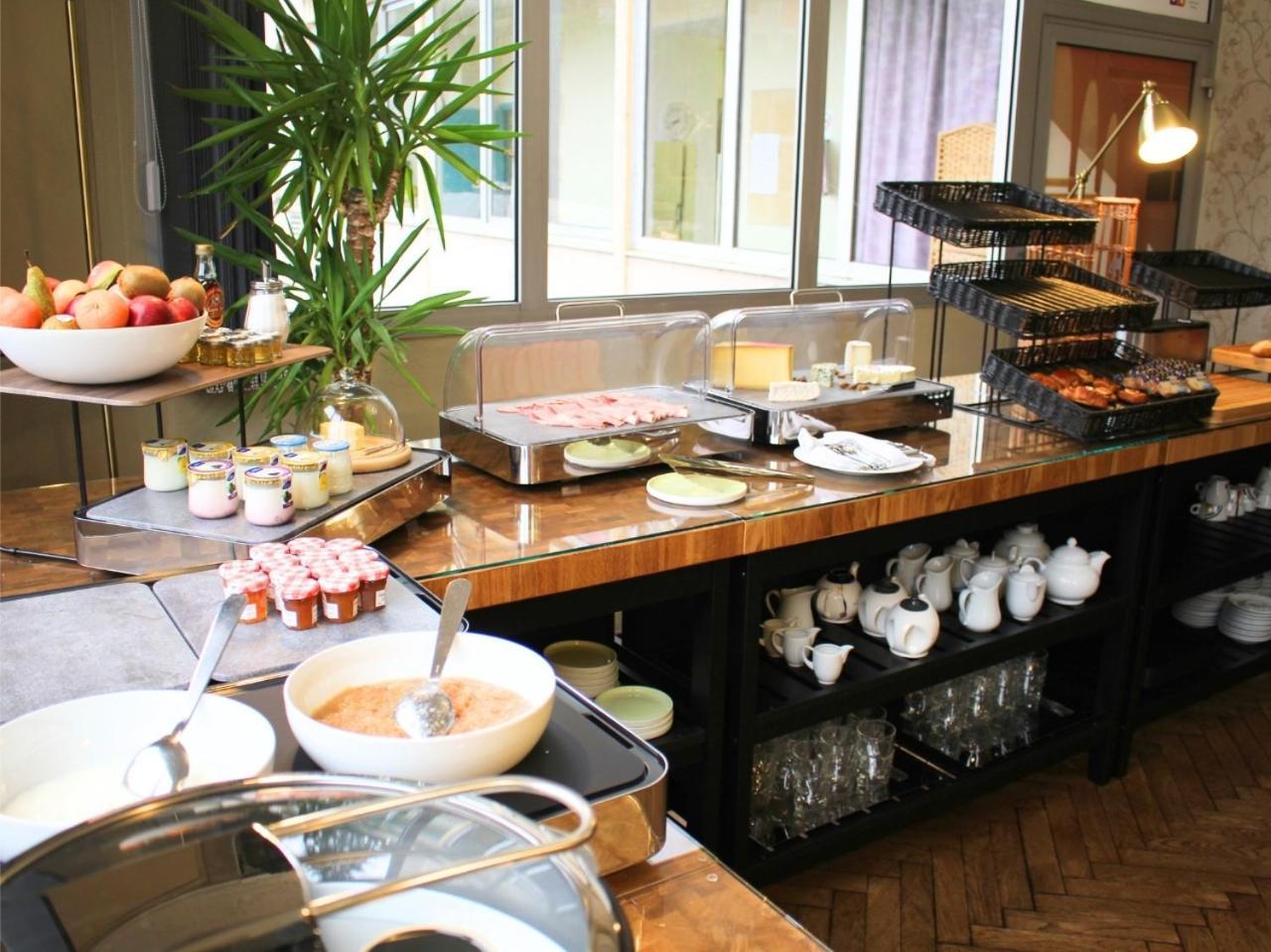 Grand Hotel De Bourbon-Lancy - Spa Et Restaurant - Logis エクステリア 写真