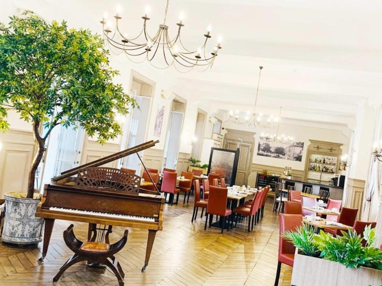Grand Hotel De Bourbon-Lancy - Spa Et Restaurant - Logis エクステリア 写真