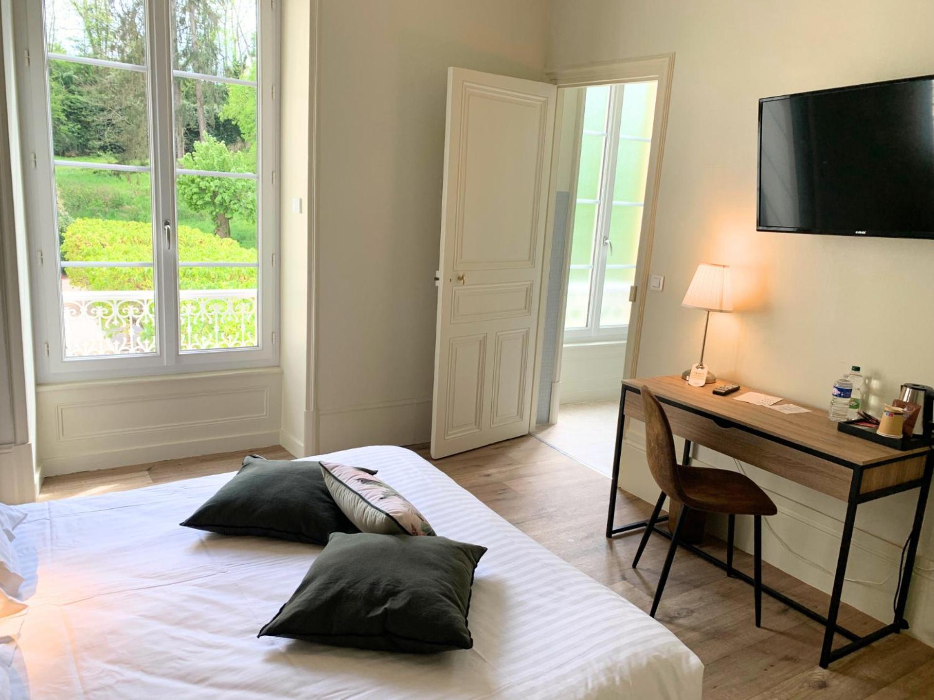 Grand Hotel De Bourbon-Lancy - Spa Et Restaurant - Logis エクステリア 写真